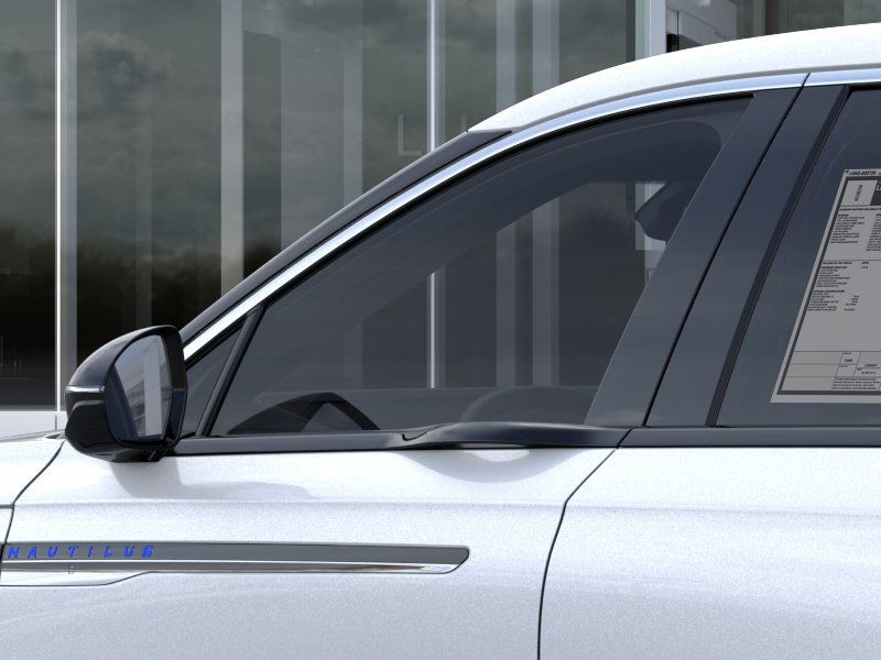Lincoln Nautilus Vehicle Full-screen Gallery Image 20