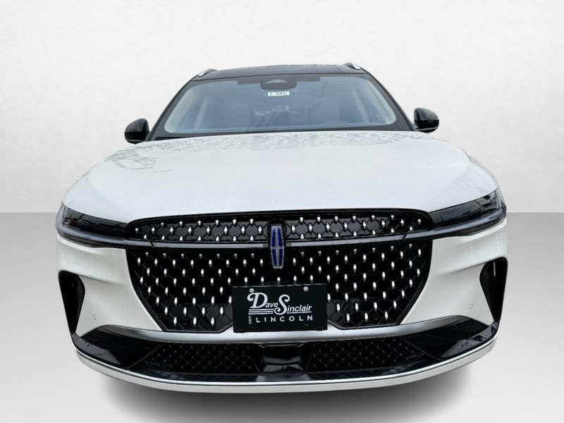 Lincoln Nautilus Vehicle Full-screen Gallery Image 02