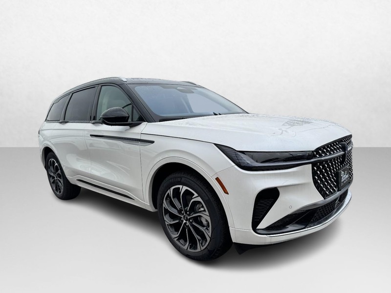 Lincoln Nautilus Vehicle Full-screen Gallery Image 03