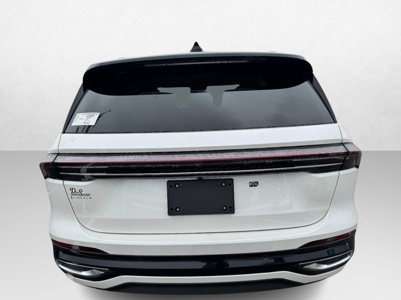 Lincoln Nautilus Vehicle Full-screen Gallery Image 06