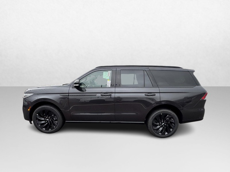 Lincoln Navigator Vehicle Full-screen Gallery Image 08