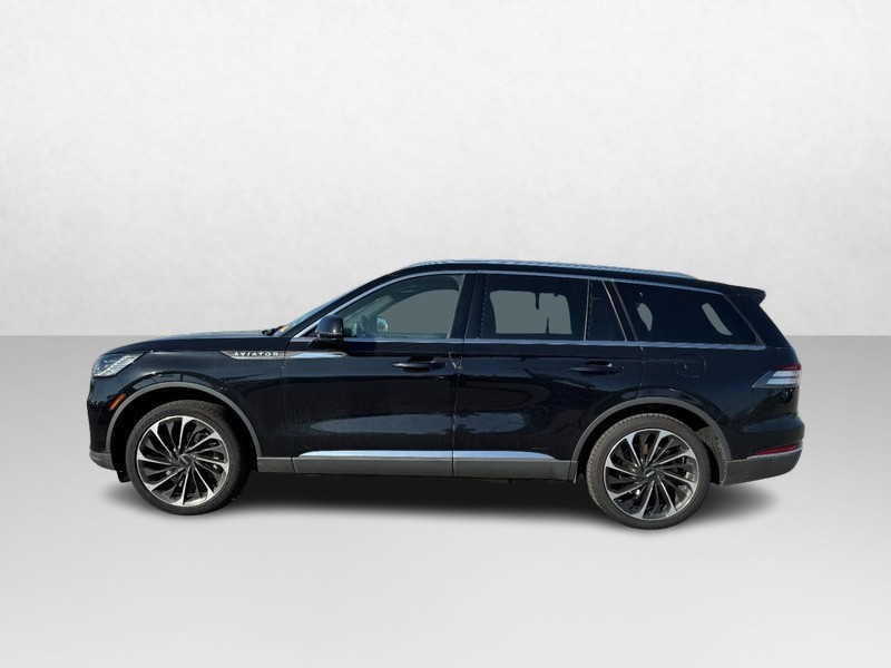 Lincoln Aviator Vehicle Full-screen Gallery Image 08