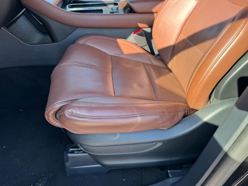 Lincoln Aviator Vehicle Full-screen Gallery Image 26