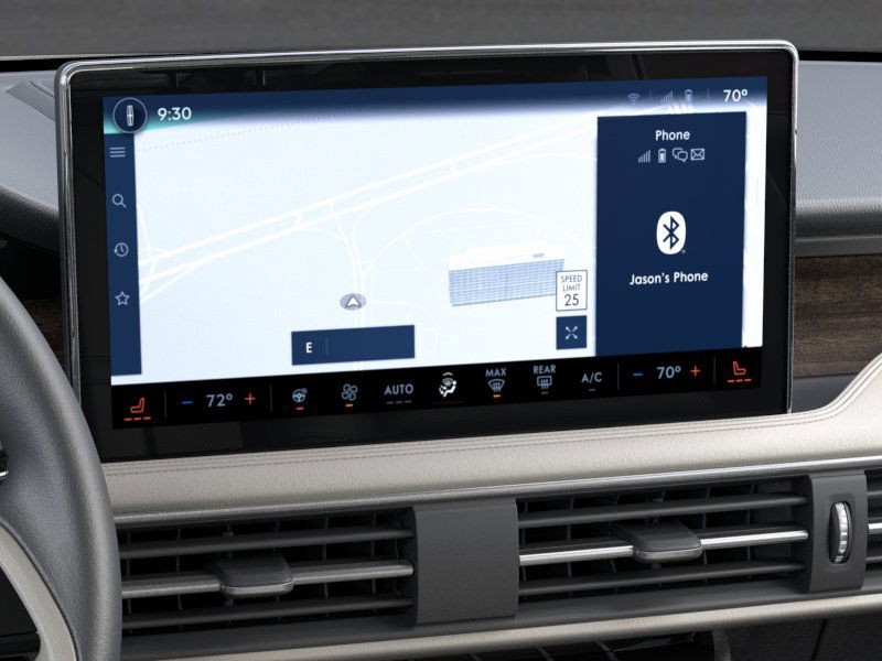 Lincoln Corsair Vehicle Full-screen Gallery Image 14