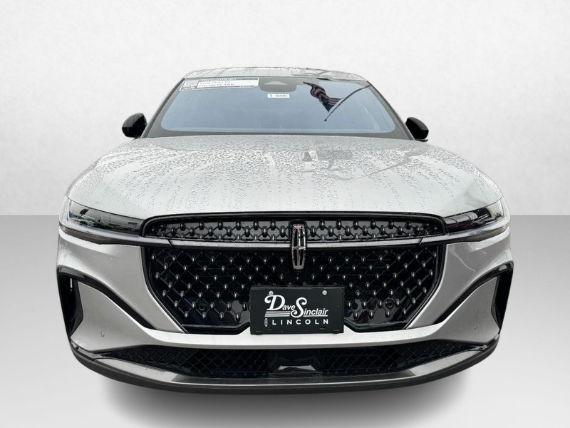 Lincoln Nautilus Vehicle Full-screen Gallery Image 02