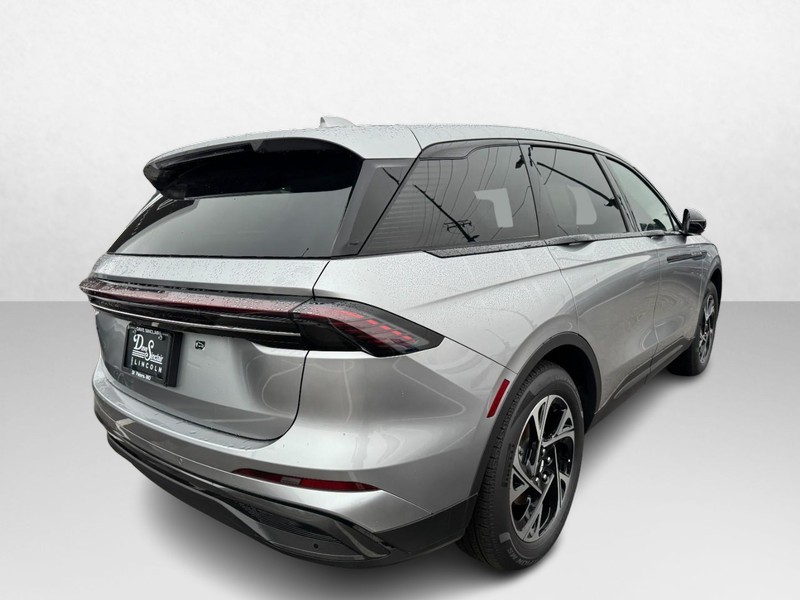 Lincoln Nautilus Vehicle Full-screen Gallery Image 05