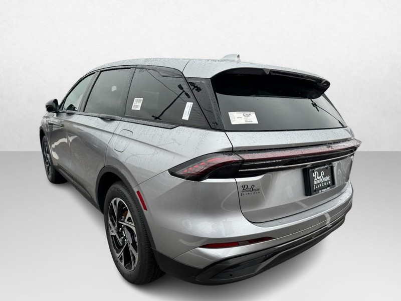 Lincoln Nautilus Vehicle Full-screen Gallery Image 07