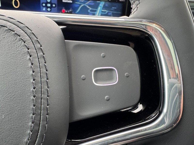 Lincoln Nautilus Vehicle Full-screen Gallery Image 17