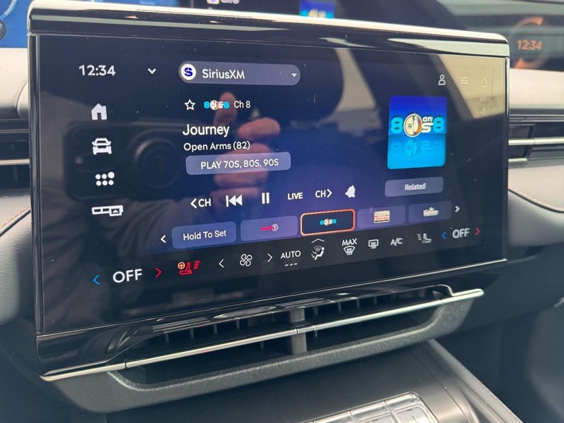 Lincoln Nautilus Vehicle Full-screen Gallery Image 18