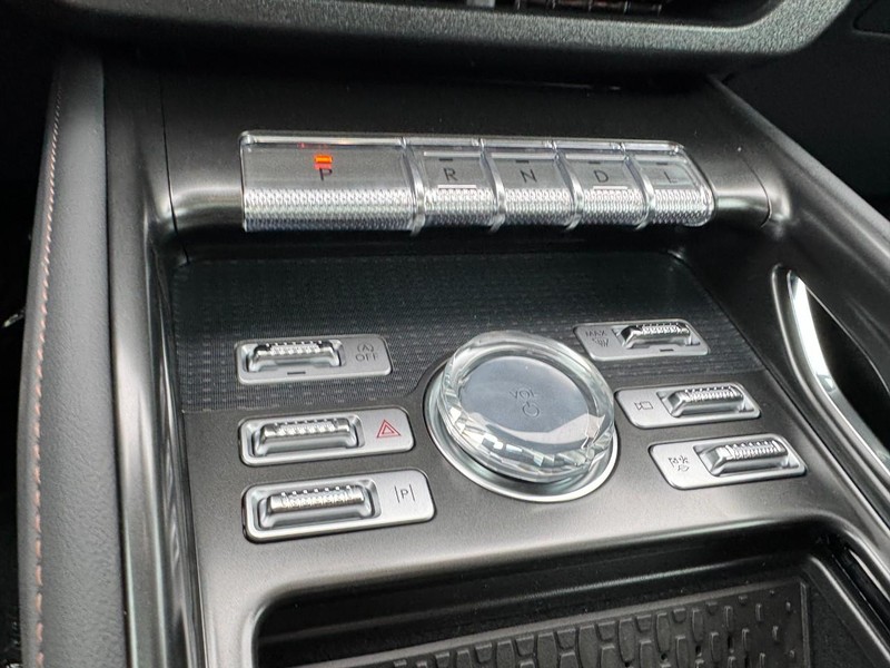 Lincoln Nautilus Vehicle Full-screen Gallery Image 19