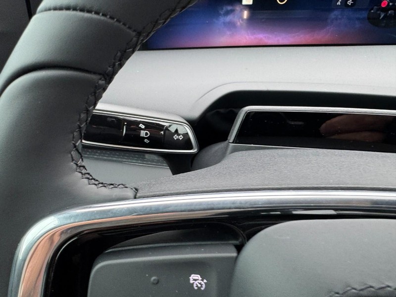 Lincoln Nautilus Vehicle Full-screen Gallery Image 20