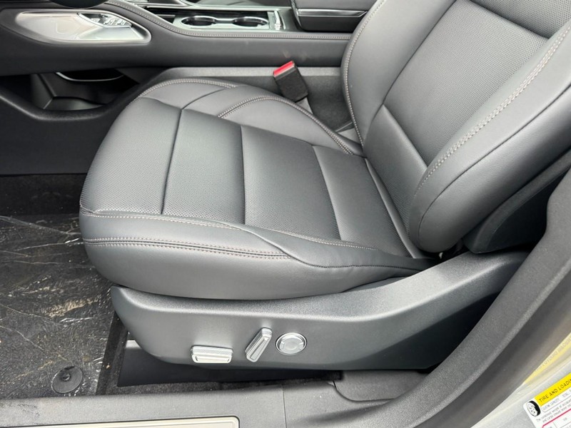 Lincoln Nautilus Vehicle Full-screen Gallery Image 26