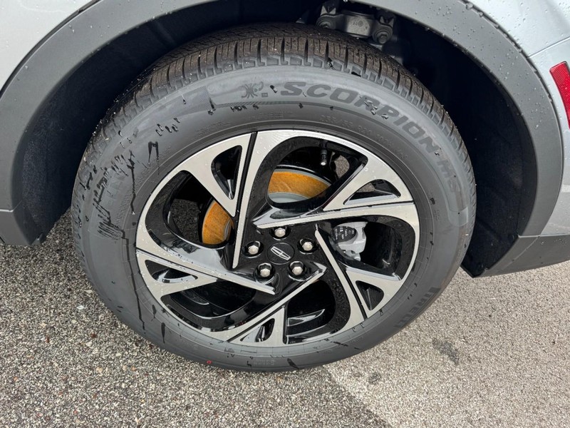 Lincoln Nautilus Vehicle Full-screen Gallery Image 27