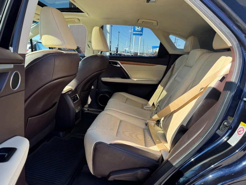 Lexus RX 350 Vehicle Full-screen Gallery Image 12