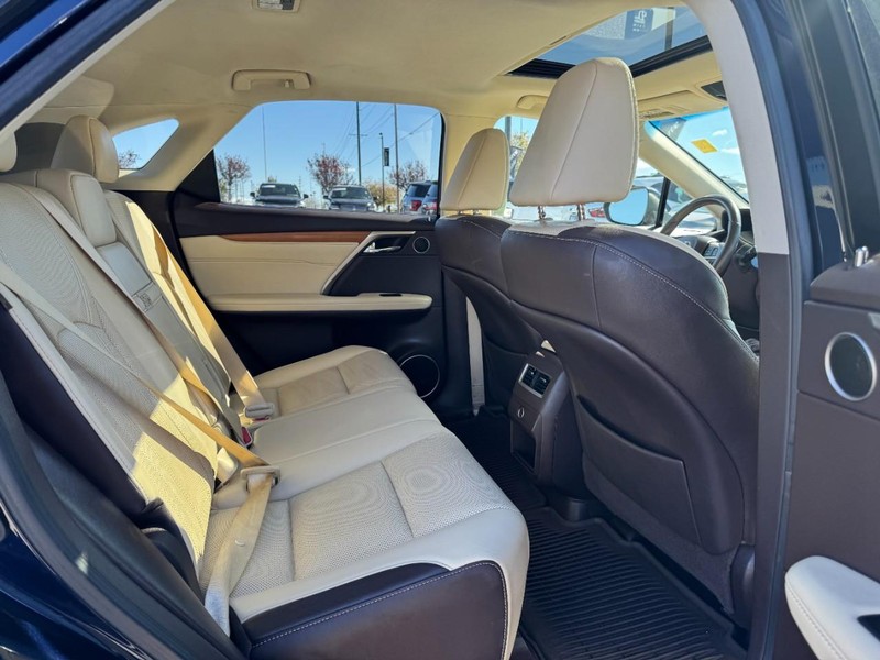 Lexus RX 350 Vehicle Full-screen Gallery Image 13