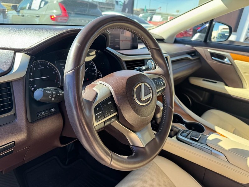 Lexus RX 350 Vehicle Full-screen Gallery Image 15