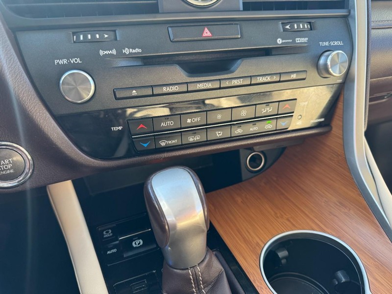 Lexus RX 350 Vehicle Full-screen Gallery Image 17