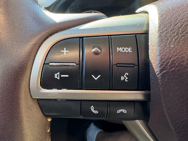 Lexus RX 350 Vehicle Full-screen Gallery Image 18