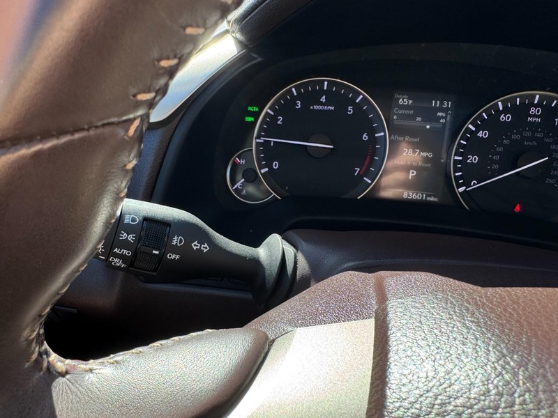 Lexus RX 350 Vehicle Full-screen Gallery Image 20