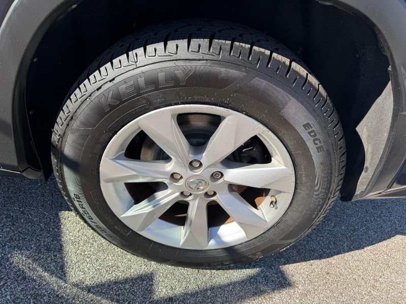 Lexus RX 350 Vehicle Full-screen Gallery Image 27