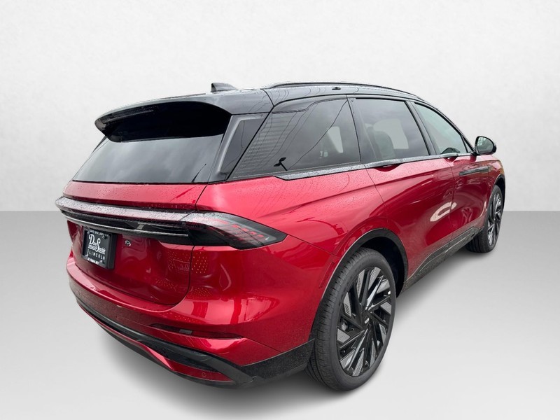 Lincoln Nautilus Vehicle Full-screen Gallery Image 05