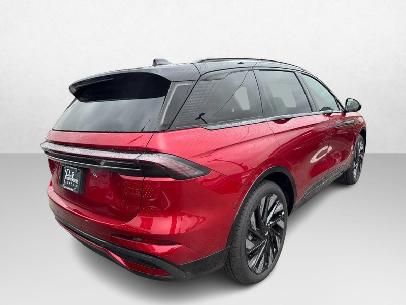 Lincoln Nautilus Vehicle Full-screen Gallery Image 06