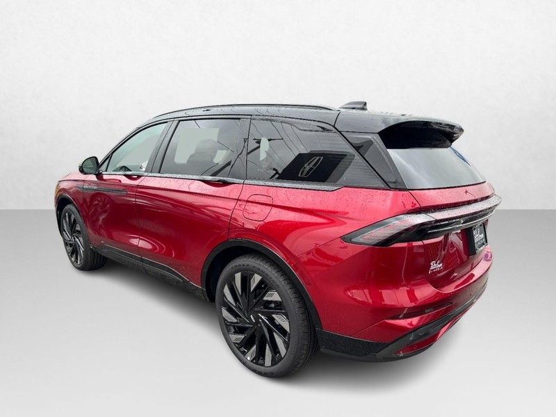 Lincoln Nautilus Vehicle Full-screen Gallery Image 07