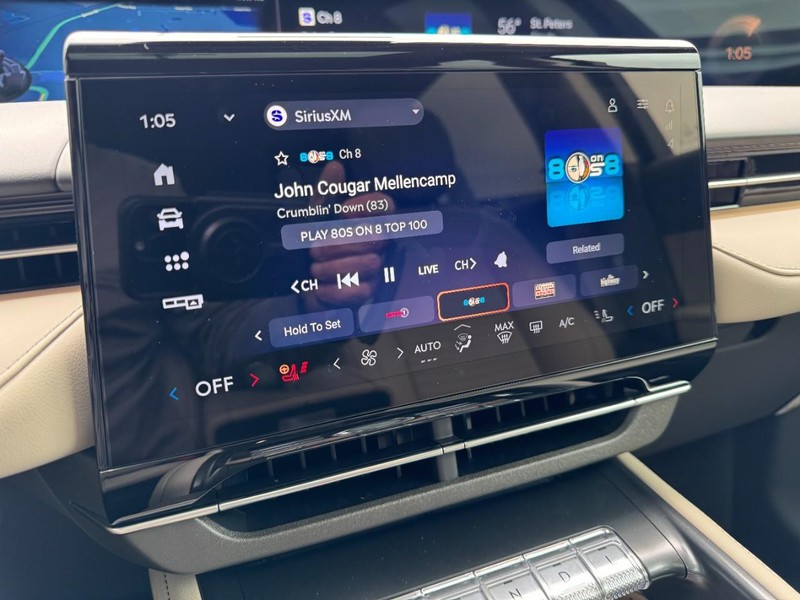 Lincoln Nautilus Vehicle Full-screen Gallery Image 16