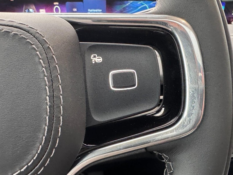 Lincoln Navigator L Vehicle Full-screen Gallery Image 19