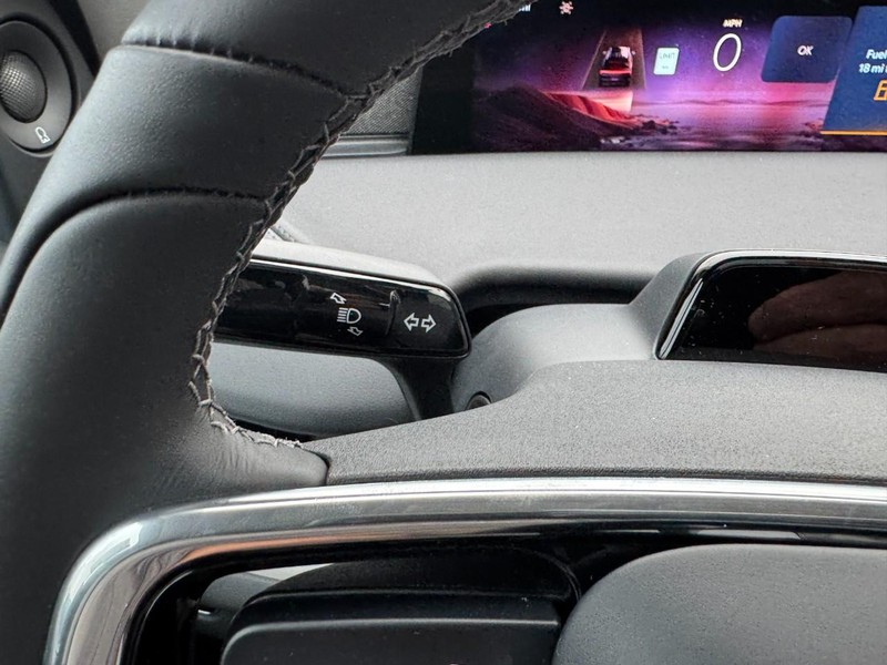 Lincoln Navigator L Vehicle Full-screen Gallery Image 20