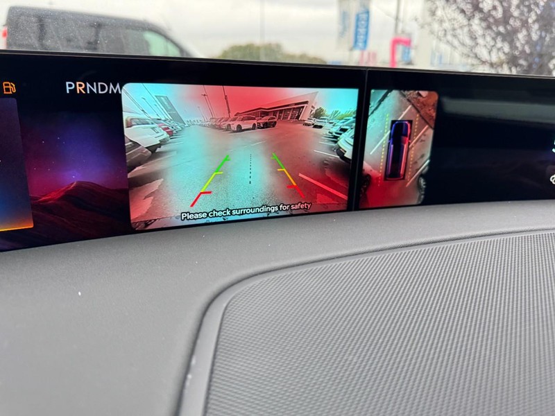 Lincoln Navigator L Vehicle Full-screen Gallery Image 24