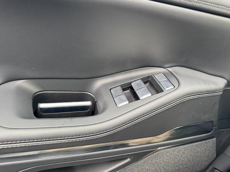 Lincoln Navigator L Vehicle Full-screen Gallery Image 25