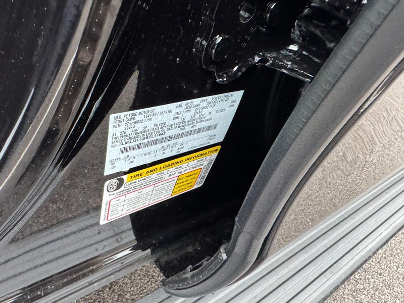 Lincoln Navigator L Vehicle Full-screen Gallery Image 28