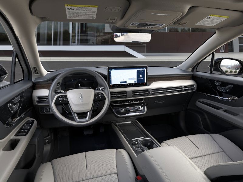 Lincoln Corsair Vehicle Full-screen Gallery Image 08