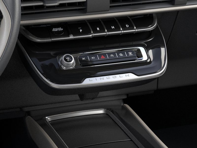 Lincoln Corsair Vehicle Full-screen Gallery Image 14