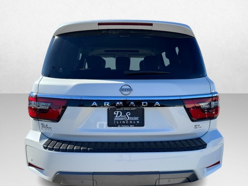 Nissan Armada Vehicle Full-screen Gallery Image 06