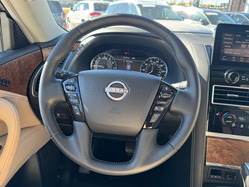 Nissan Armada Vehicle Full-screen Gallery Image 10