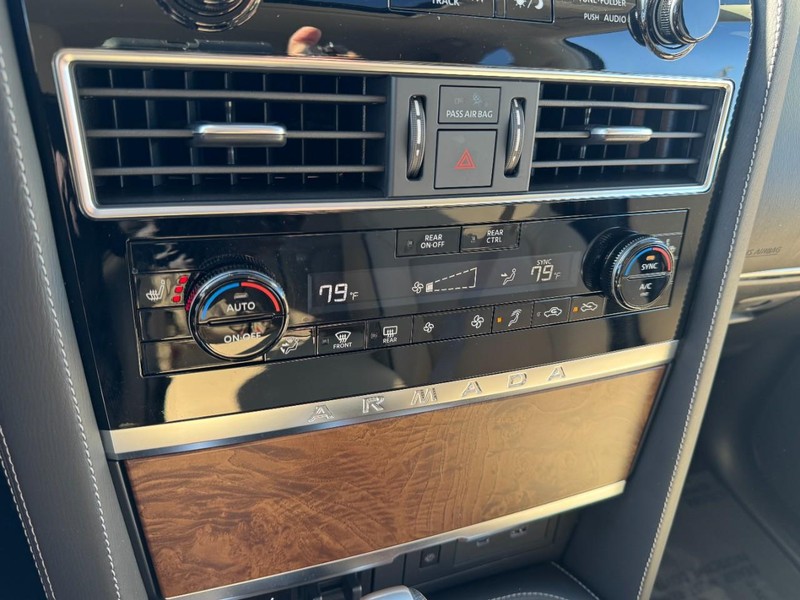 Nissan Armada Vehicle Full-screen Gallery Image 17