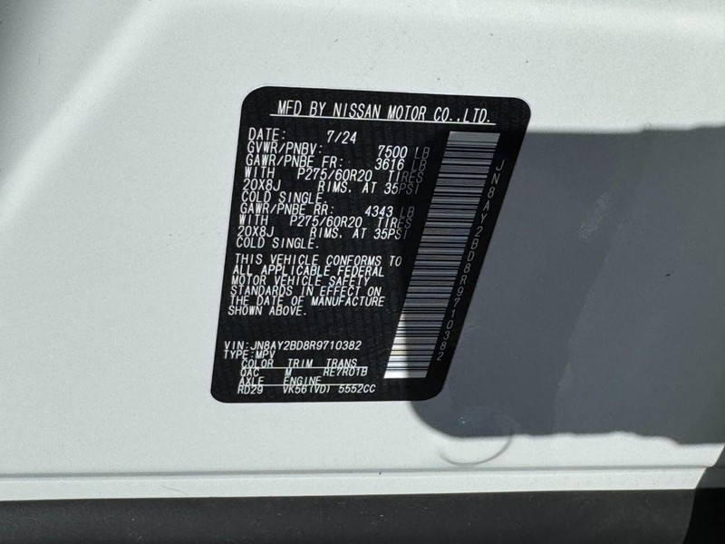 Nissan Armada Vehicle Full-screen Gallery Image 28