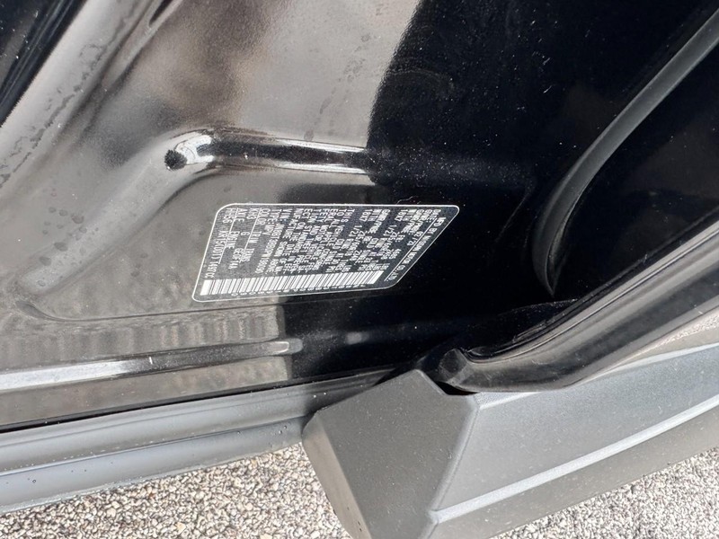 Nissan Rogue Vehicle Full-screen Gallery Image 28