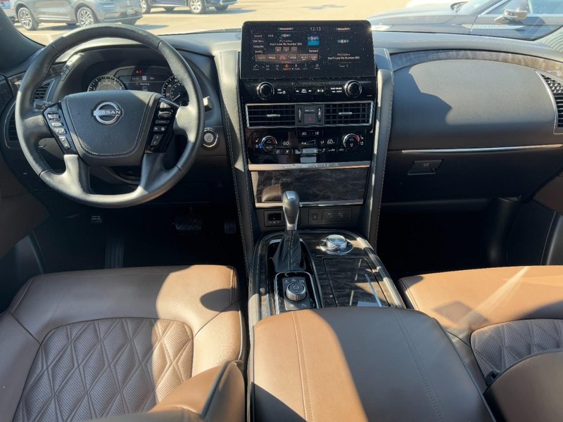 Nissan Armada Vehicle Full-screen Gallery Image 09