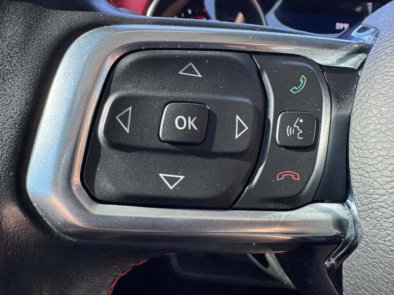 Jeep Gladiator Vehicle Full-screen Gallery Image 18