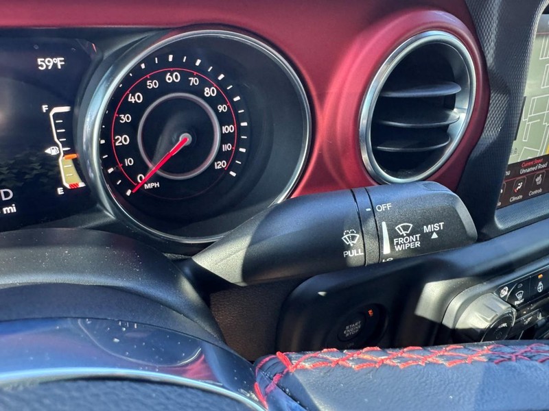 Jeep Gladiator Vehicle Full-screen Gallery Image 21