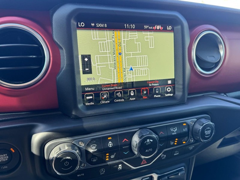 Jeep Gladiator Vehicle Full-screen Gallery Image 23