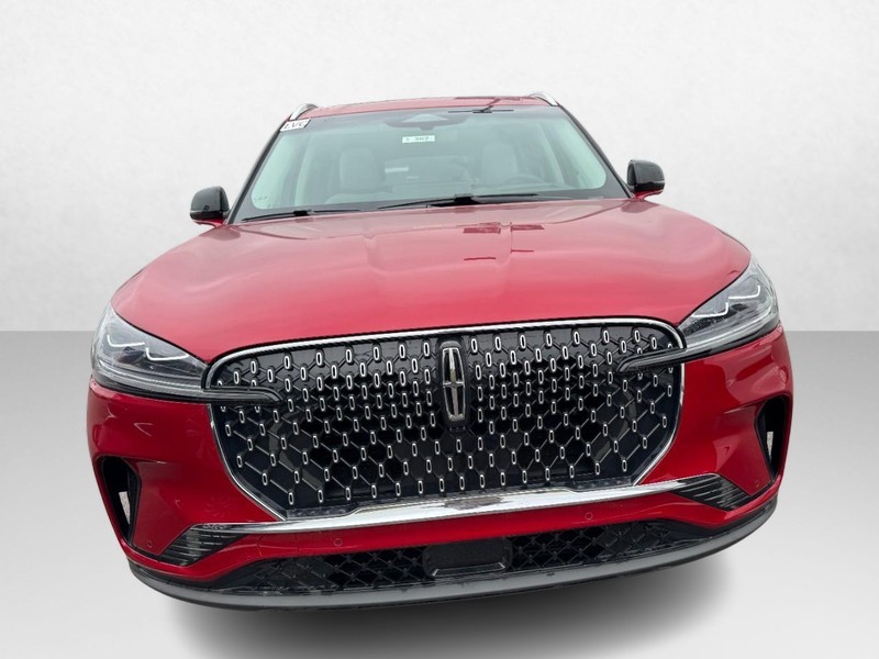 Lincoln Aviator Vehicle Full-screen Gallery Image 02