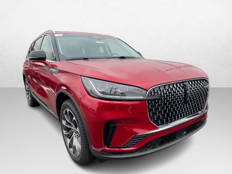 Lincoln Aviator Vehicle Full-screen Gallery Image 03