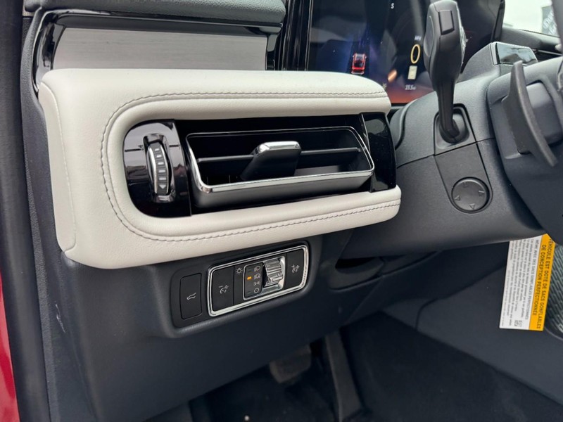 Lincoln Aviator Vehicle Full-screen Gallery Image 14