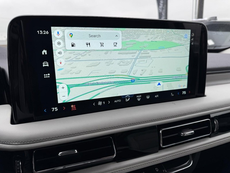 Lincoln Aviator Vehicle Full-screen Gallery Image 23