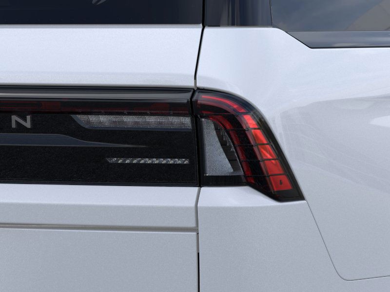 Lincoln Navigator L Vehicle Full-screen Gallery Image 21