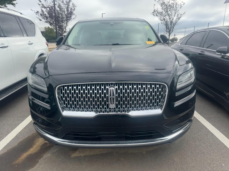 Lincoln Nautilus Vehicle Full-screen Gallery Image 02